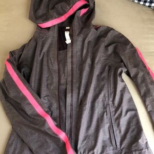 LuluLemon! Women’s Limited Edition rain coat